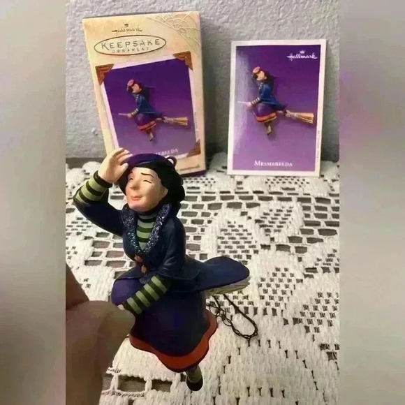 Hallmark Keepsake 2003 “ Mesmerelda”  Halloween Witch ornament - Picture 3 of 8
